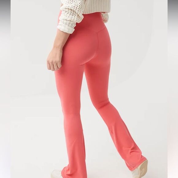 Aerie OFFLINE Real Me Xtra Bootcut Legging Haute Coral Small NWT in packaging - Picture 2 of 8